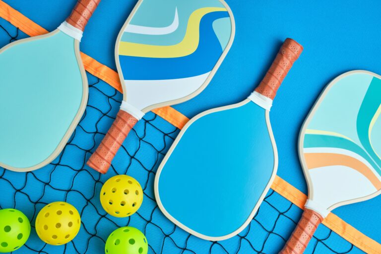Choosing the Right Pickleball Paddle: A Comprehensive Guide