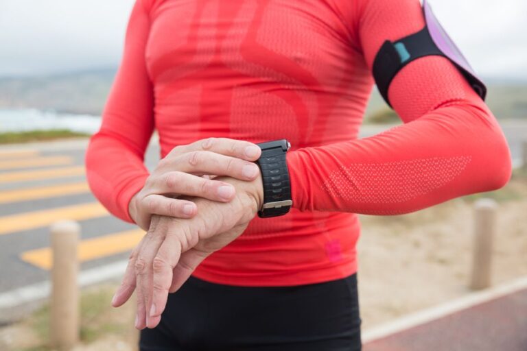 Choosing the Right Fitness Tracker for Your Lifestyle: Athlete, Office Worker, or Senior